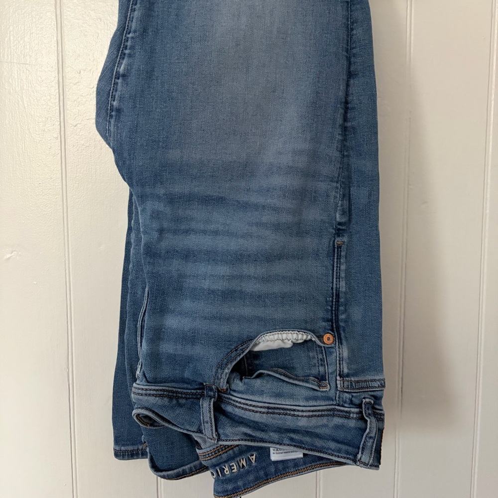 American Eagle Outfitters Light Blue Denim Jeans